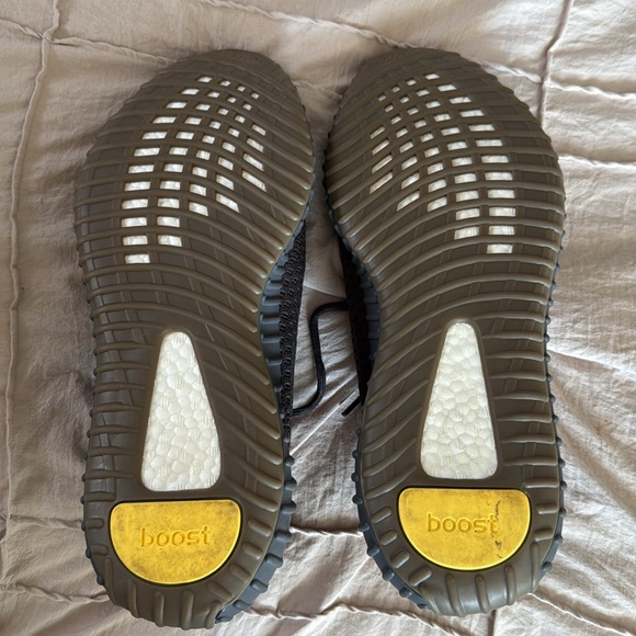 Yeezy Boost V2 Cinder 11.5 - Picture 2 of 5
